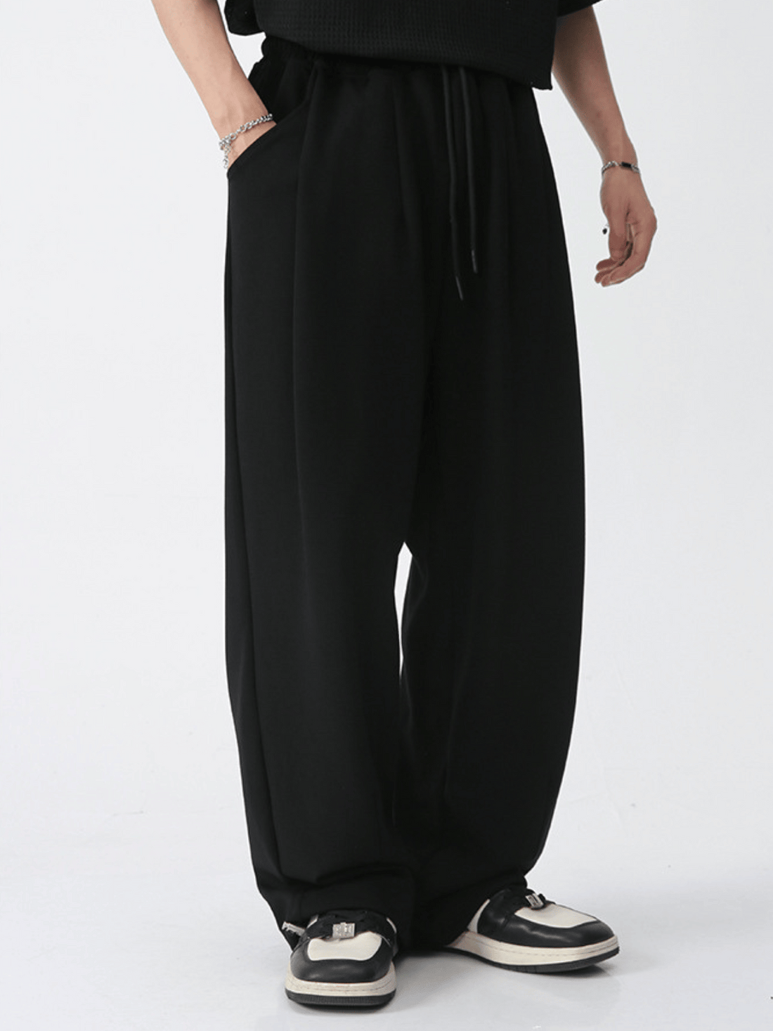 ELEGANCE - Loose Basic Premium Joggers | TEENWEAR.EU