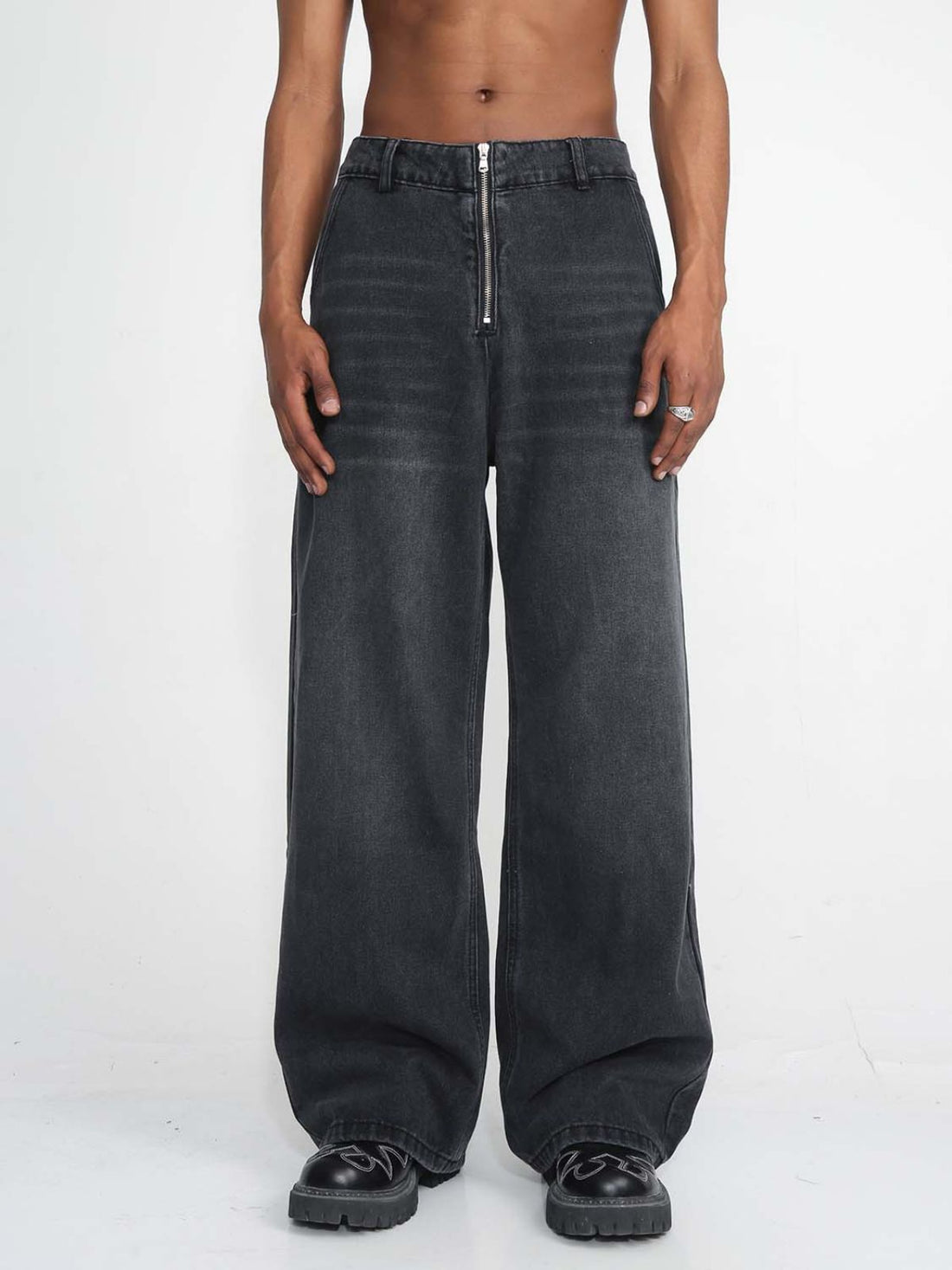 ZIPPIES - Loose Basic Jeans | TEENWEAR.EU