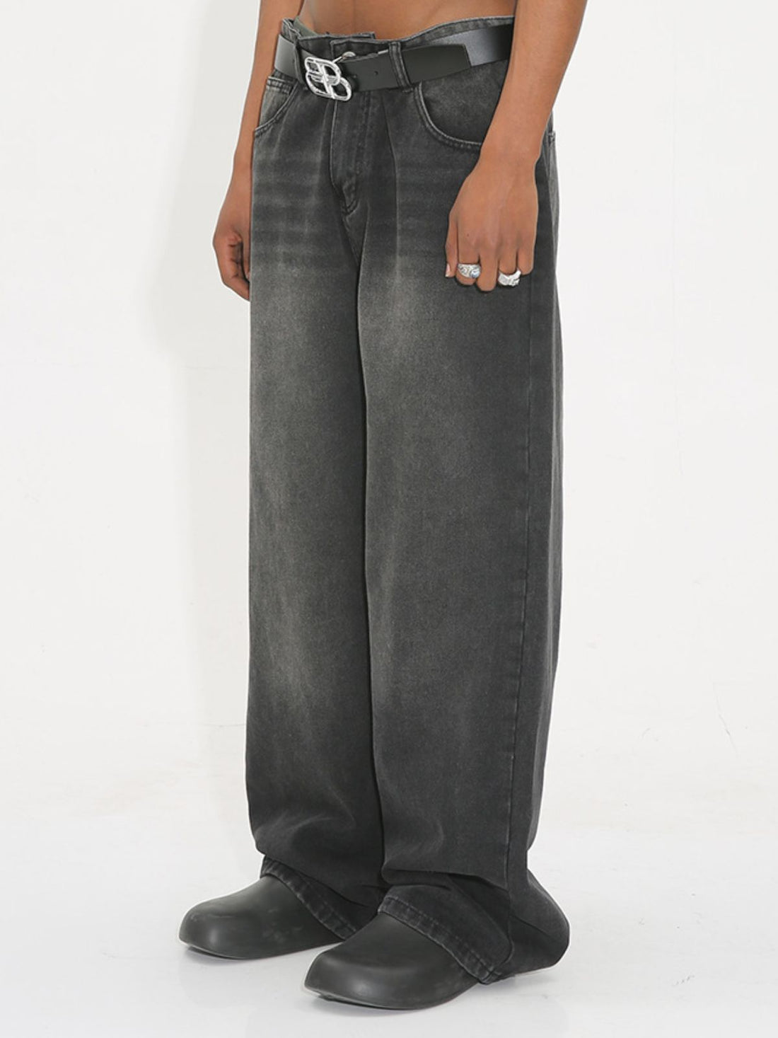 GRADIENT - Loose Basic Jeans | TEENWEAR.EU