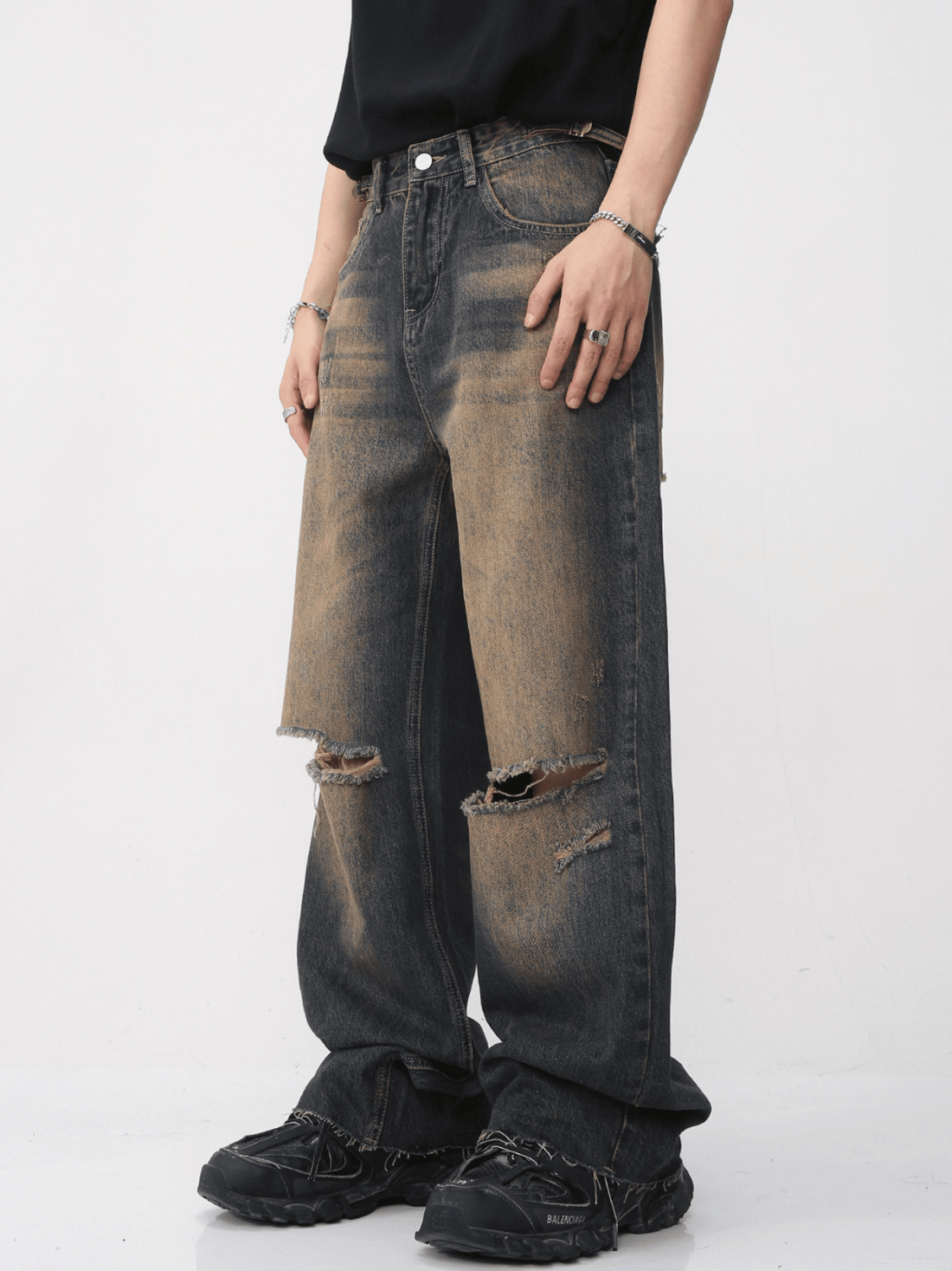 SLEEK - Loose Ripped Basic Jeans | TEENWEAR.EU