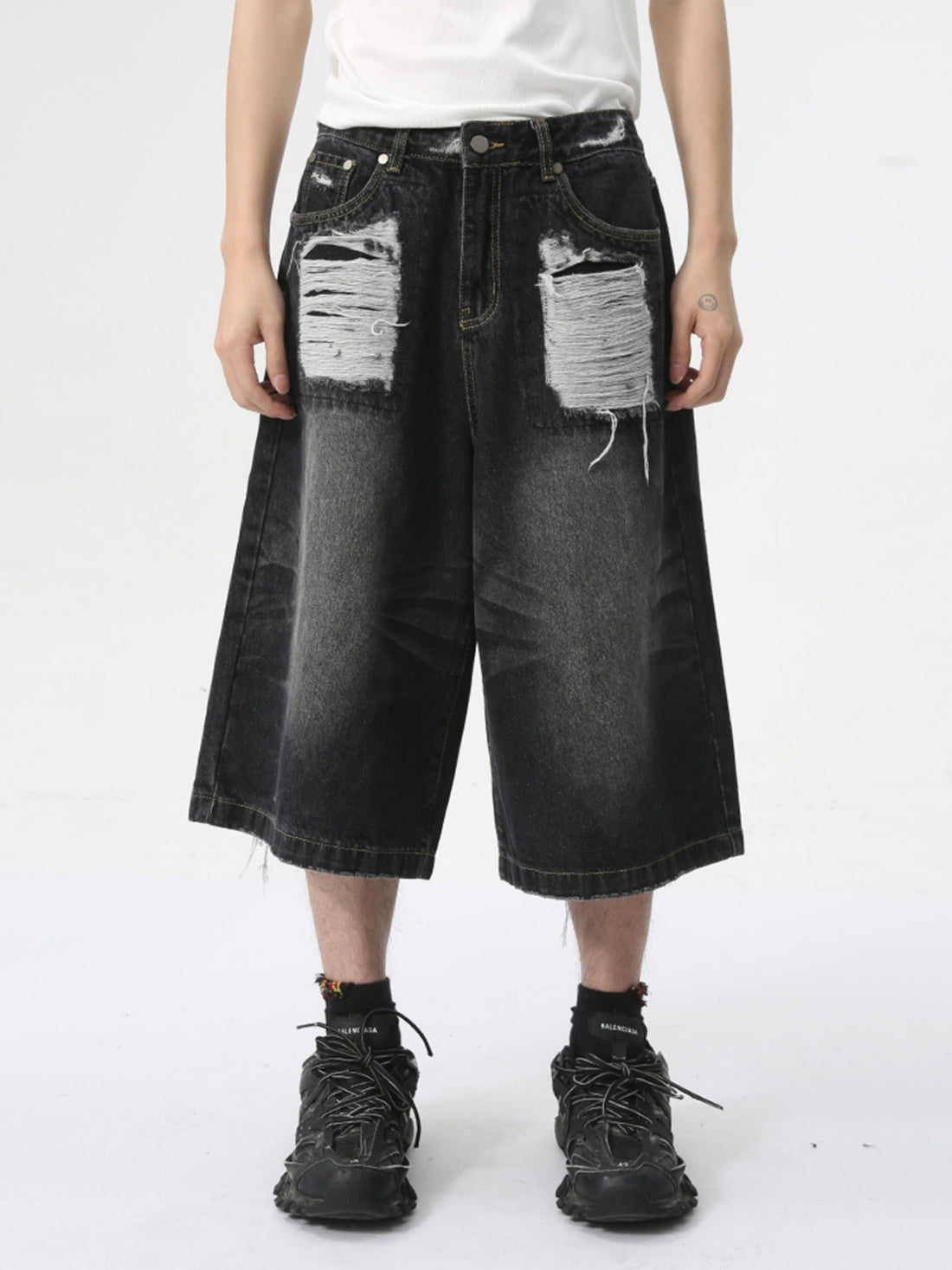 POCKETRIPS - Loose Basic Ripped Jorts | TEENWEAR.EU