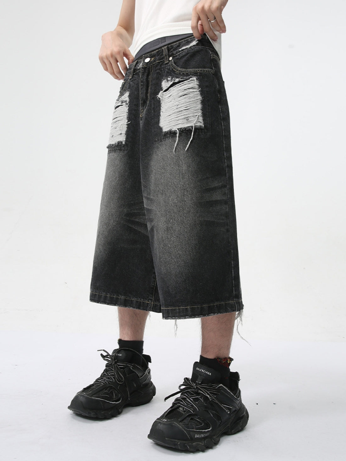 POCKETRIPS - Loose Basic Ripped Jorts | TEENWEAR.EU